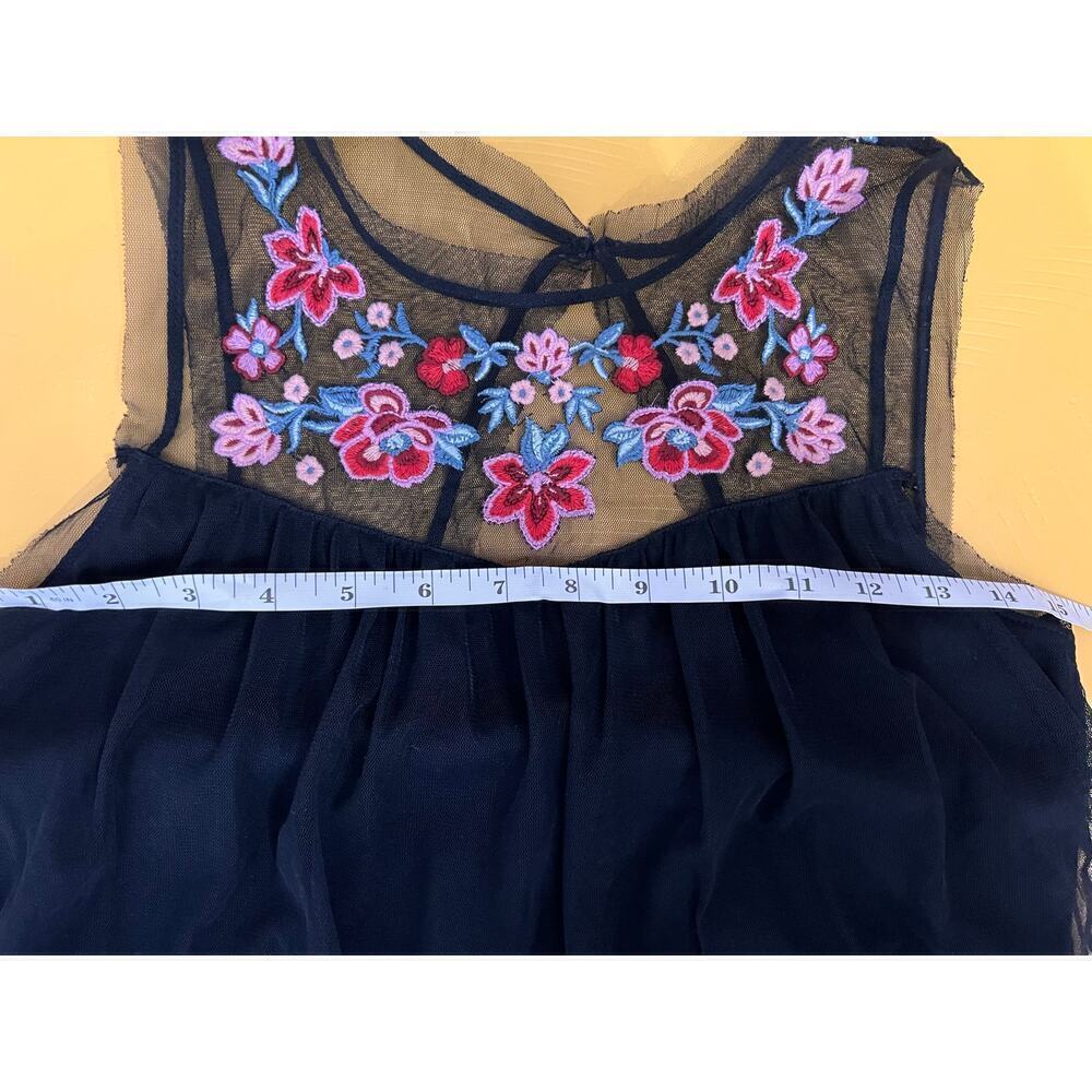 ☀️Hollister Black Floral Embroidered Mesh Sleeveless Tank Top Size XS - Picture 3 of 5